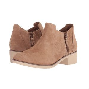NWT Suede Reef Voyage Boot Low